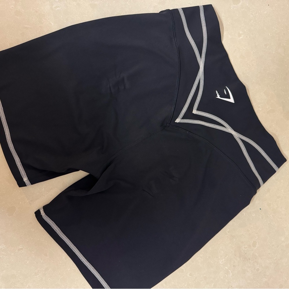 Gymshark women’s gym shorts with white stitching